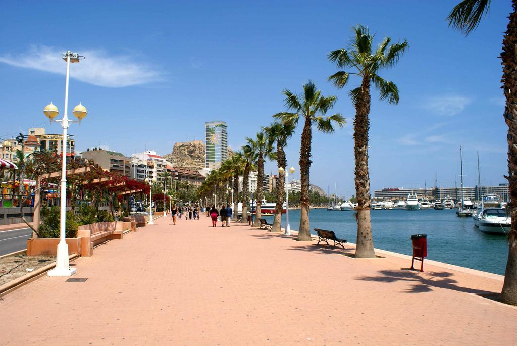 Beach & Urban Attic Alicante Rum bild