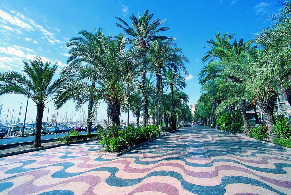 Beach & Urban Attic Alicante Rum bild