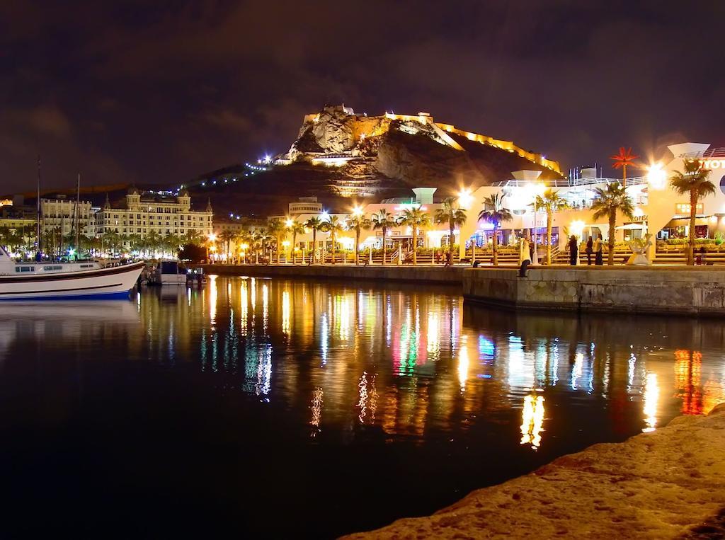 Beach & Urban Attic Alicante Rum bild